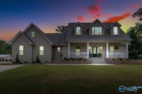 147 Starlight Dr, Gurley, AL, 35748-9035 | Card Image