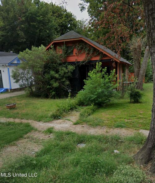 427 S Eureka St, Greenville, MS, 38701-4812 | Card Image