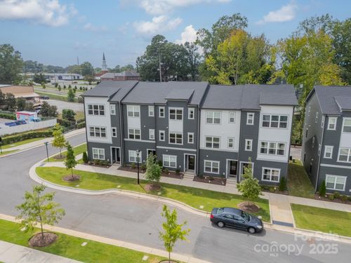 38-2025 Evolve Way, Charlotte, NC, 28205-7589 | Card Image