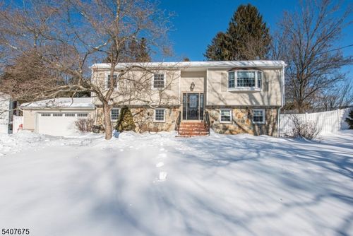 9 Hillside Rd, Hackettstown, NJ, 07840-4111 | Card Image