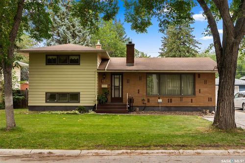 1536 Uhrich Ave, Regina, SK, S4S4R5 | Card Image