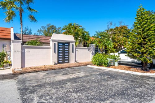 7412 Big Cypress Dr, Miami Lakes, FL, 33014-2507 | Card Image