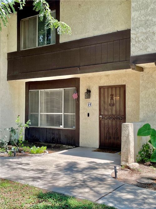 15-1077 Santo Antonio Dr, Colton, CA, 92324 | Card Image