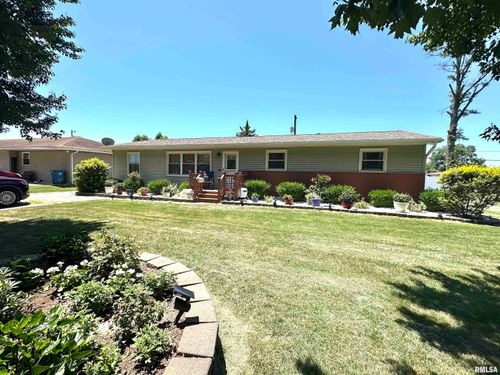 634 Sara Dr, Centralia, IL, 62801-4439 | Card Image