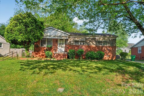 2308 Crestview Dr, Charlotte, NC, 28216-5202 | Card Image