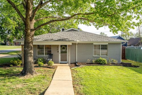 316 W 3rd St, Justin, TX, 76247-5010 | Card Image