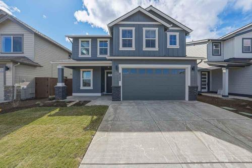 3915 Ne Oakside Loop, Bend, OR, 97701-5185 | Card Image