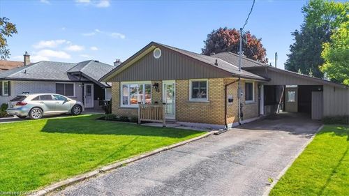 35 Weichel St, Kitchener, ON, N2M2A7 | Card Image