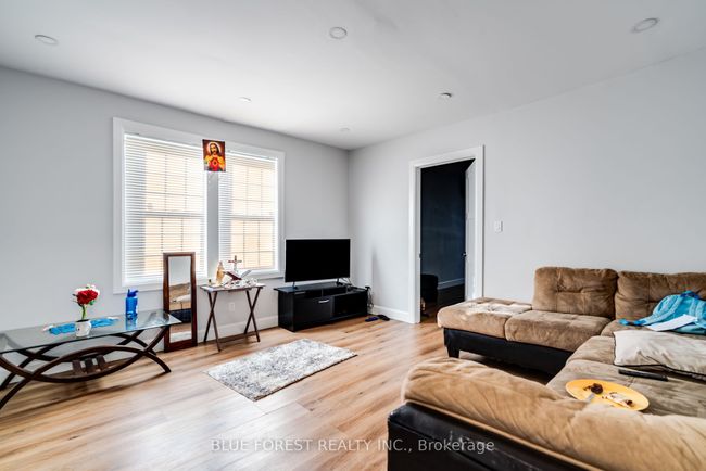 46-48 Wellington St E, Home with 5 bedrooms, 3 bathrooms and 5 parking in Chatham ON | Image 7