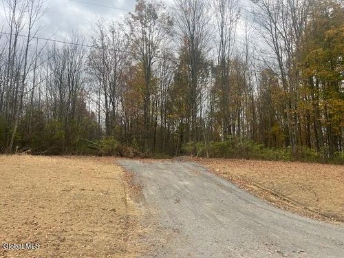 37 Corbin Hill Rd, Sprakers, NY, 12166 | Card Image