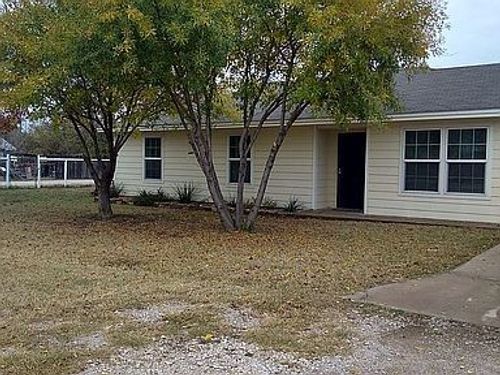 701 Matthews Ave, Albany, TX, 76430-2904 | Card Image