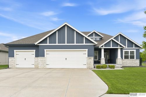 18610 Hampton Dr, Omaha, NE, 68136-2158 | Card Image