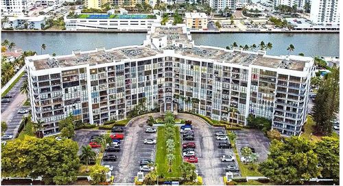 apt-316-1000 Parkview Dr, Hallandale Beach, FL, 33009-2930 | Card Image