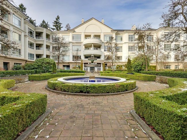 424 - 5735 Hampton Place, Condo with 1 bedrooms, 1 bathrooms and 1 parking in Vancouver BC | Image 2