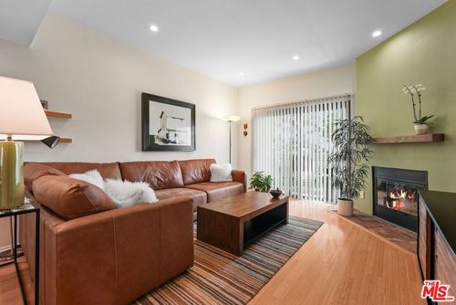 113-8160 Manitoba St, Playa del Rey, CA, 90293-8639 | Card Image