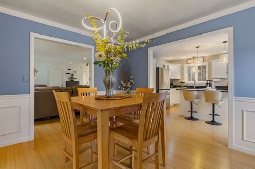 6 Stocklan Cir, Dover, NH, 03820-4712 | Card Image