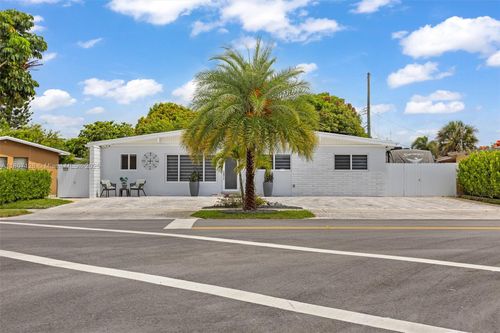 881 Nw 177th Ter, Miami Gardens, FL, 33169-4715 | Card Image