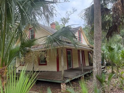 179 6th St, Apalachicola, FL, 32320-1452 | Card Image