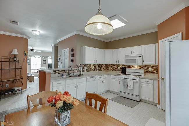 3265 Mill Springs Cir, Townhouse with 2 bedrooms, 3 bathrooms and null parking in Buford GA | Image 8