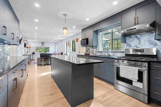 22178 124 Ave, House other with 8 bedrooms, 5 bathrooms and 10 parking in Maple Ridge BC | Image 7