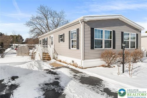 8754 Breinig Run Cir, BREINIGSVILLE, PA, 18031-2003 | Card Image