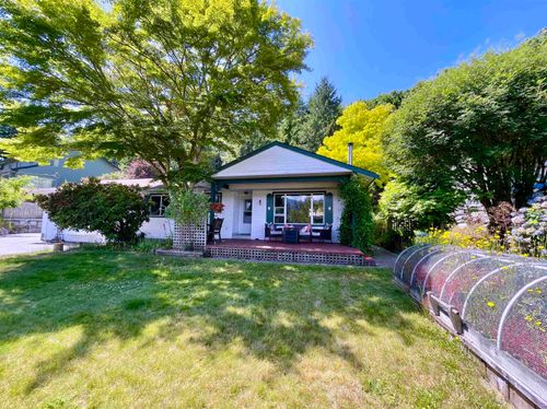6303 Fairway Ave, Sechelt, BC, V7Z0P8 | Card Image