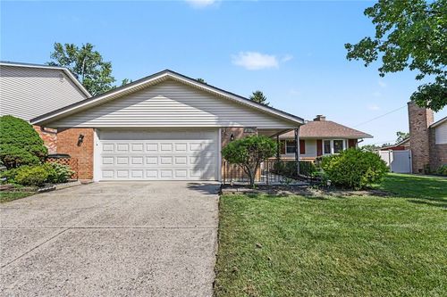 383 Zimmer Dr, Fairborn, OH, 45324-4035 | Card Image