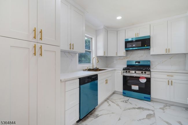 300 Lodge St, House other with 4 bedrooms, 2 bathrooms and null parking in Piscataway NJ | Image 7