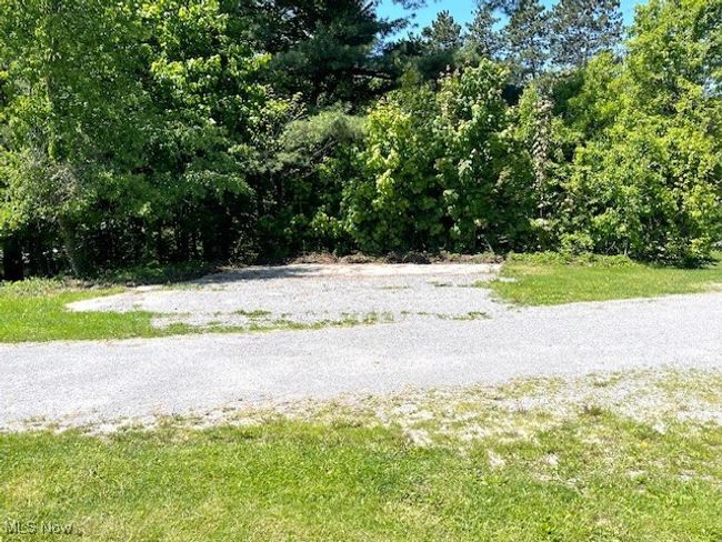 More parking on Back of house of of shared driveway | Image 25