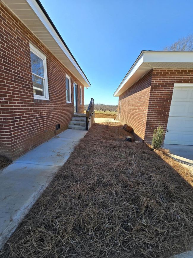 20 Rosa Spring Rd, House other with 3 bedrooms, 2 bathrooms and null parking in Johnston SC | Image 24
