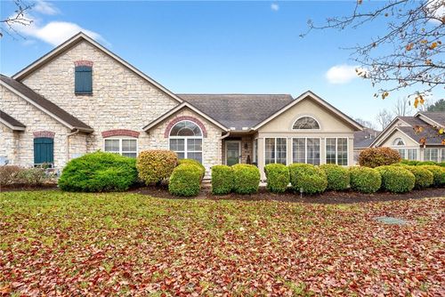 2042 Wentworth Village Dr, Bellbrook, OH, 45305-2738 | Card Image