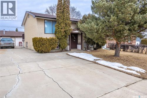 1416 Athabasca St W, Moose Jaw, SK, S6H6E1 | Card Image