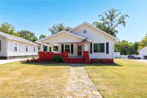 1103 Wentworth St, Reidsville, NC, 27320-2125 | Card Image