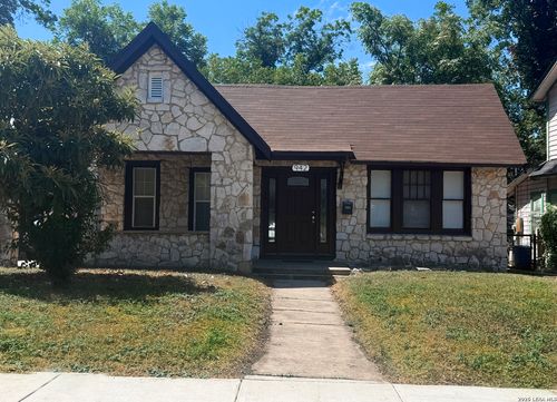 942 Bailey Ave, San Antonio, TX, 78210-3639 | Card Image