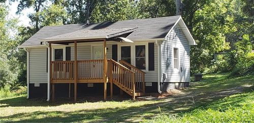 6721 Jewel Ave, Jamestown, NC, 27282-9165 | Card Image