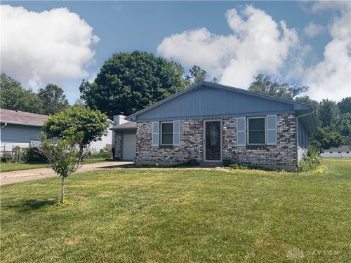 8543 Kingston Dr, Franklin, OH, 45005-3945 | Card Image