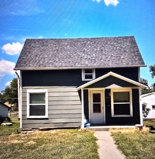 505 E 9th St, Concordia, KS, 66901-3609 | Card Image