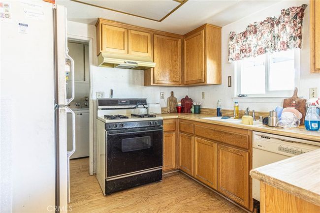 15660 Yates Rd, House other with 3 bedrooms, 2 bathrooms and 2 parking in Victorville CA | Image 13
