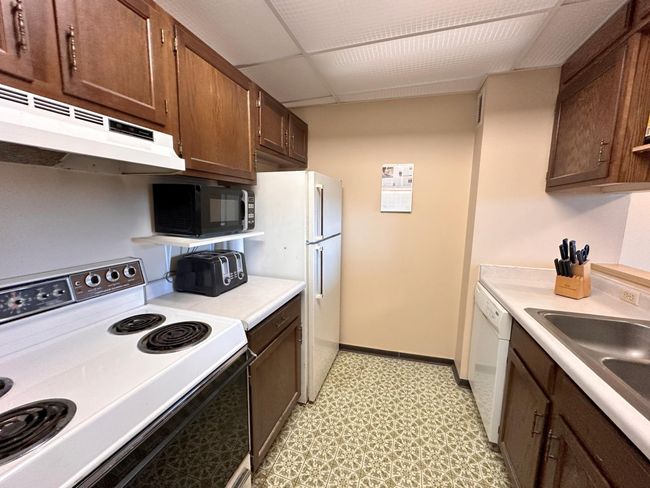 Kitchen | Image 13