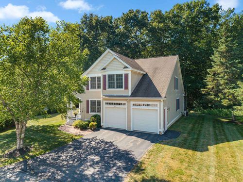 10 Cortland Ave, Stratham, NH, 03885-6537 | Card Image