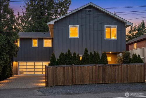 10317 Sand Point Way Ne, Seattle, WA, 98125-8155 | Card Image