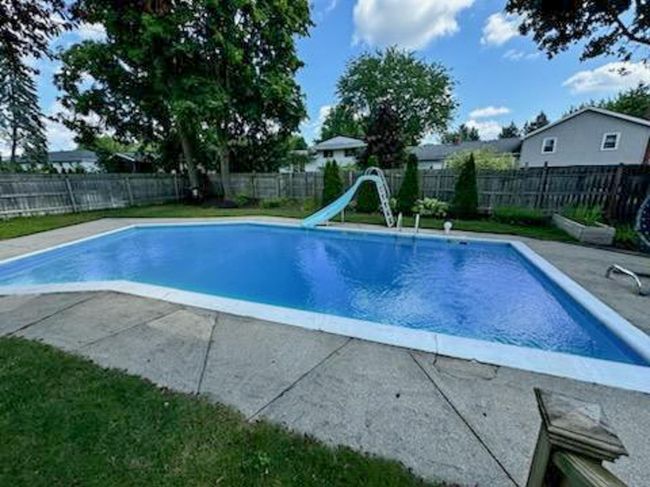 Pool 4 | Image 38