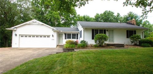 3385 Laurel Rd, Brunswick, OH, 44212-3622 | Card Image