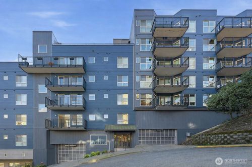 apt-609-701 Galer St, Seattle, WA, 98109-3549 | Card Image