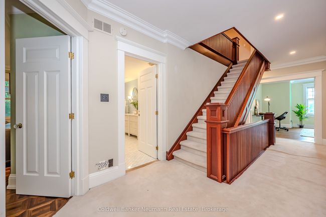 35 Queen St, House other with 7 bedrooms, 4 bathrooms and 2 parking in Guelph ON | Image 23