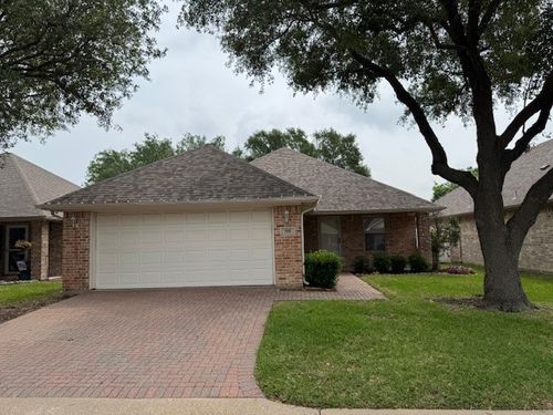 106 Royal Crest Ct, Red Oak, TX, 75154-2477 | Card Image