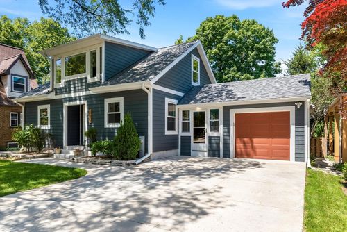 736 W Rock Place, GLENDALE, WI, 53209 | Card Image