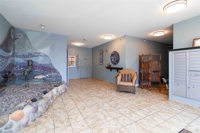 Secure Main Entrance/Lobby | Image 19
