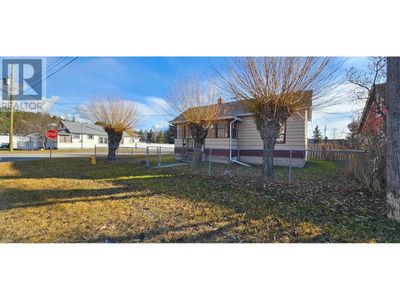 4966 Luck Ave, House other with 2 bedrooms, 1 bathrooms and 4 parking in Canal Flats BC | Image 1