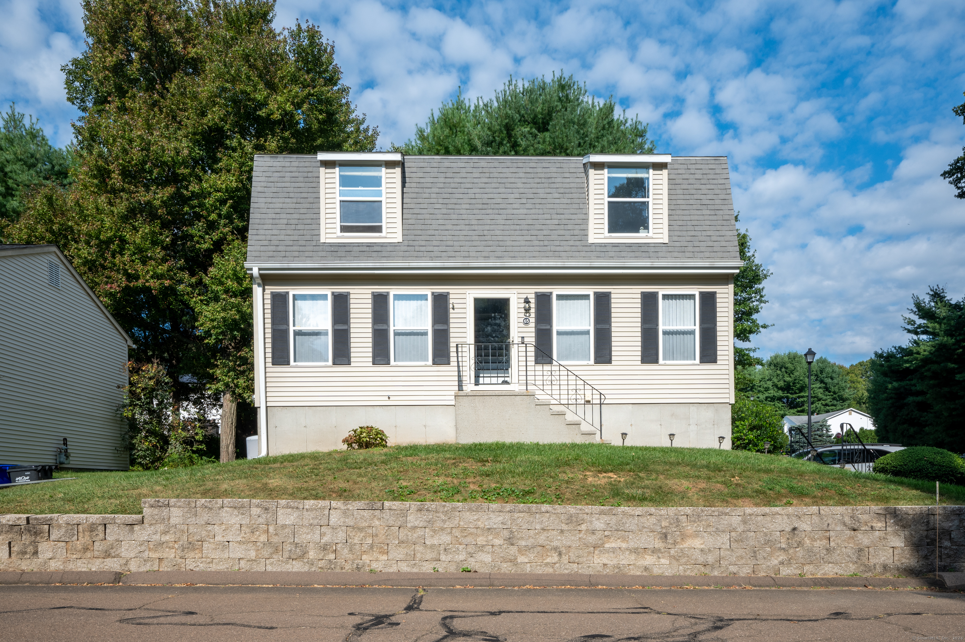 Branca Ct, Milford, CT 06461